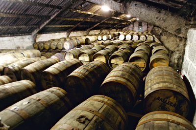 casks-in-warehouse_low