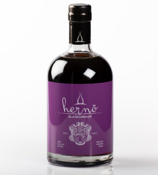 Flaska med Hernö Black currant